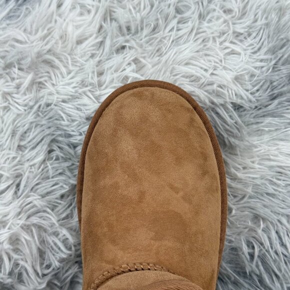 UGG Tan Platform Snow Boots - Picture 7 of 8